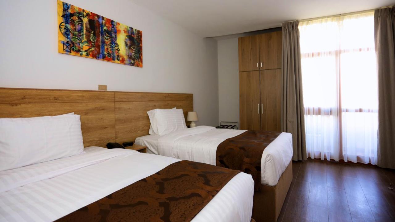 Black Horse Hotel Apartment Adís Abeba Exterior foto