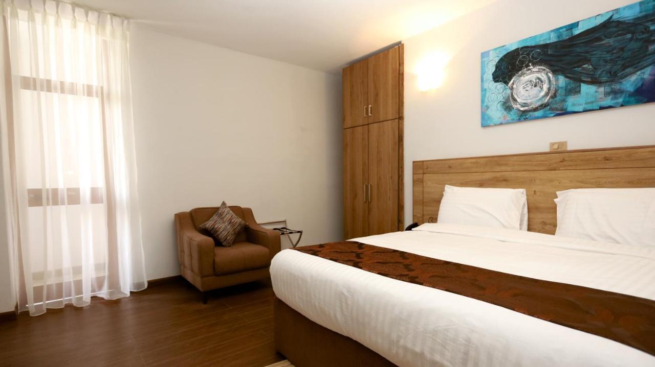 Black Horse Hotel Apartment Adís Abeba Exterior foto