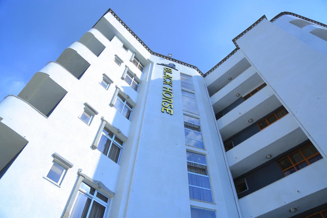 Black Horse Hotel Apartment Adís Abeba Exterior foto
