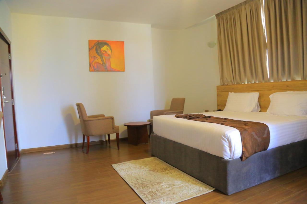Black Horse Hotel Apartment Adís Abeba Exterior foto